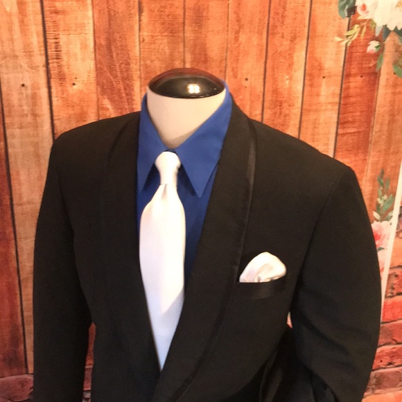 J. Brothers Shawl Lapel Tuxedo - Picture 17 of 17